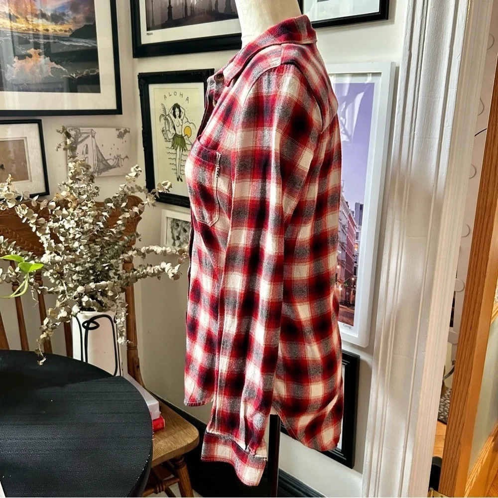 Vans Women’s Plaid Flannel Button Up Shirt - Picture 8 of 9